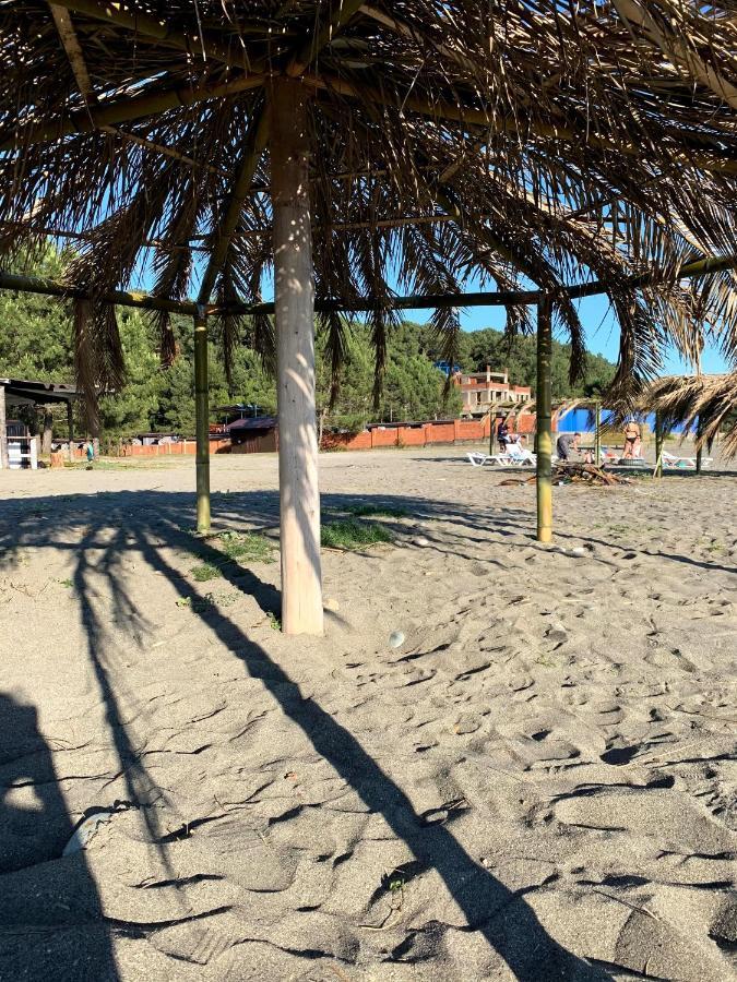 Mini Hotel Amra Pizunda Bagian luar foto